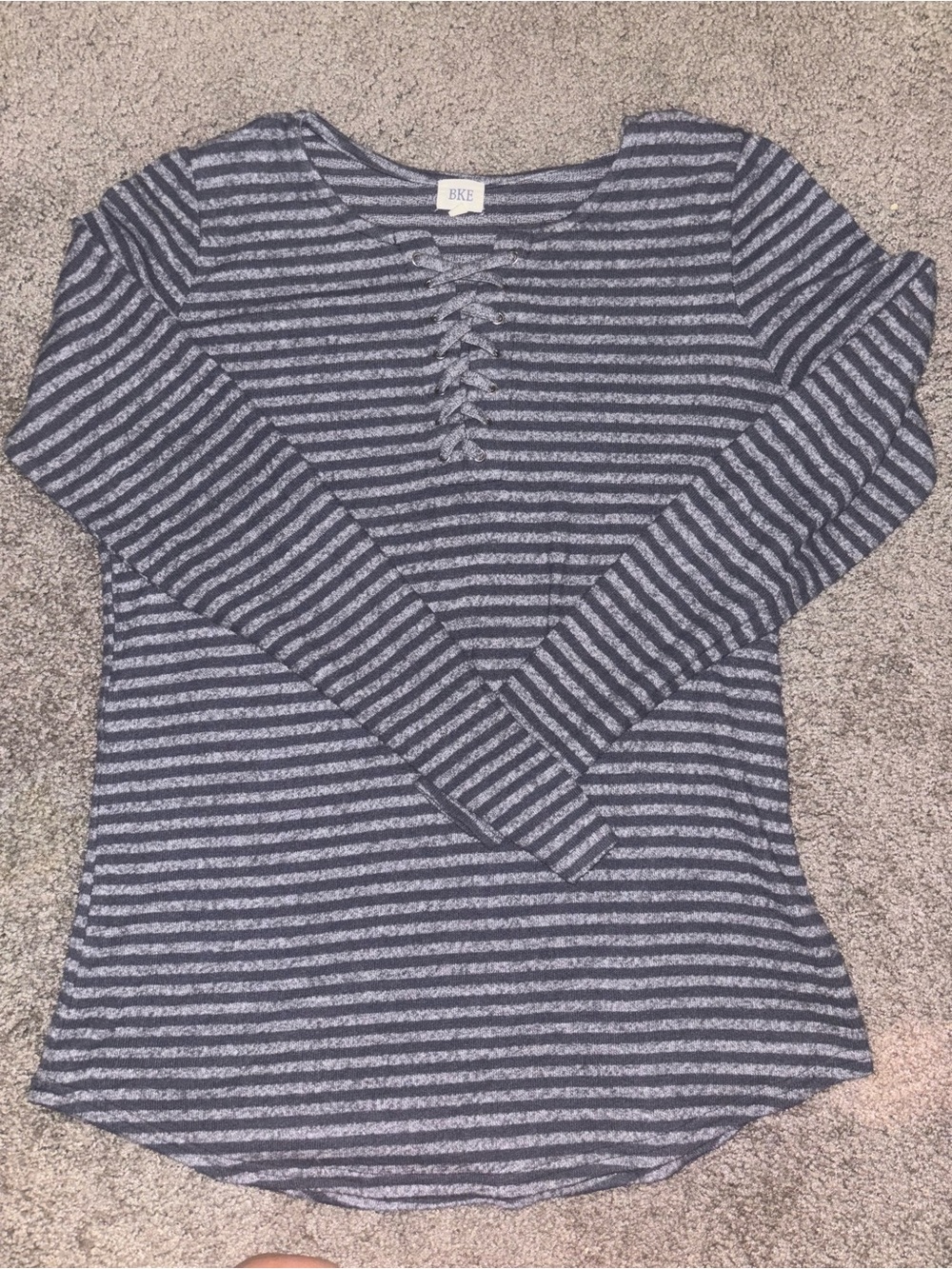 BKE Buckle Gray Striped Grunge Lace-Up Soft Long Sleeve Tee